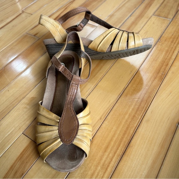 Rockport leather low wedge sandals two toned tan size 8 - Picture 3 of 9